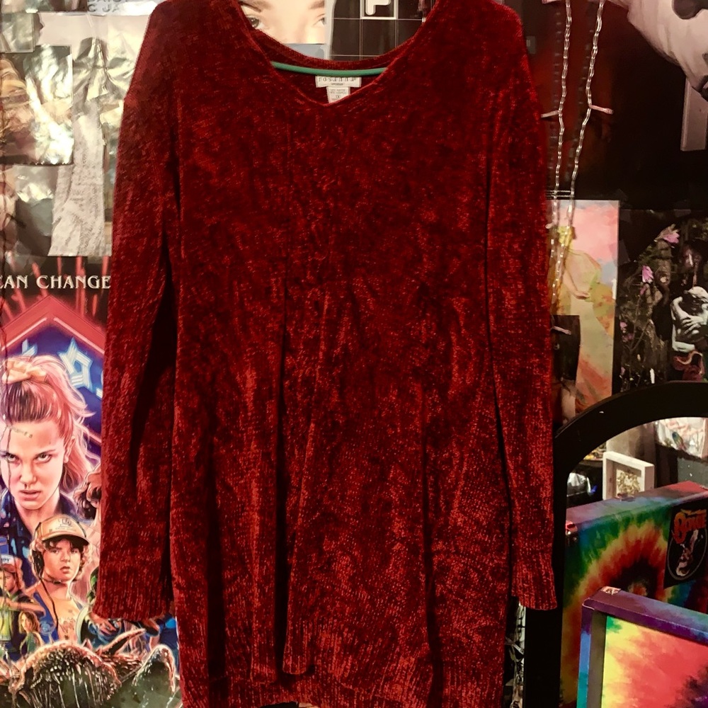 long red sweater , could be worn as dress , silky and wooly material , size 1x